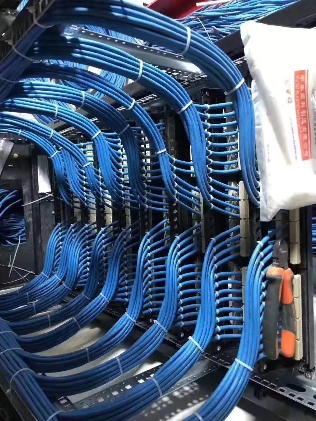 布線有什么規(guī)律?如何才能理清楚那么多線？