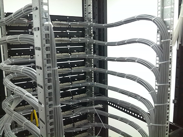 機房弱電機柜安裝位置需要注意什么問題(圖2)