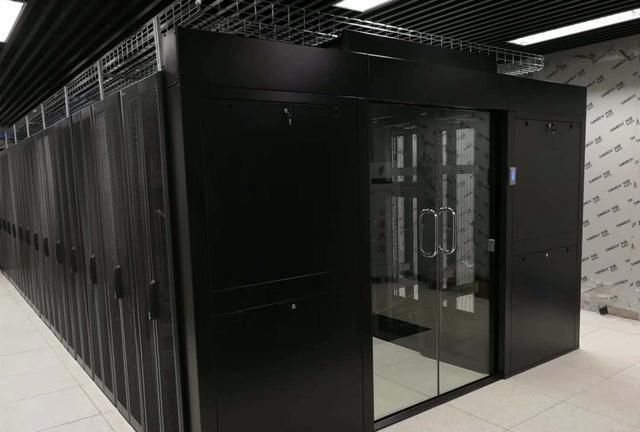 機柜在弱電中至關(guān)重要，如何選擇機柜，應該具備哪些因素