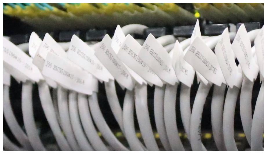 美觀的機(jī)房布線是如何來完成的？