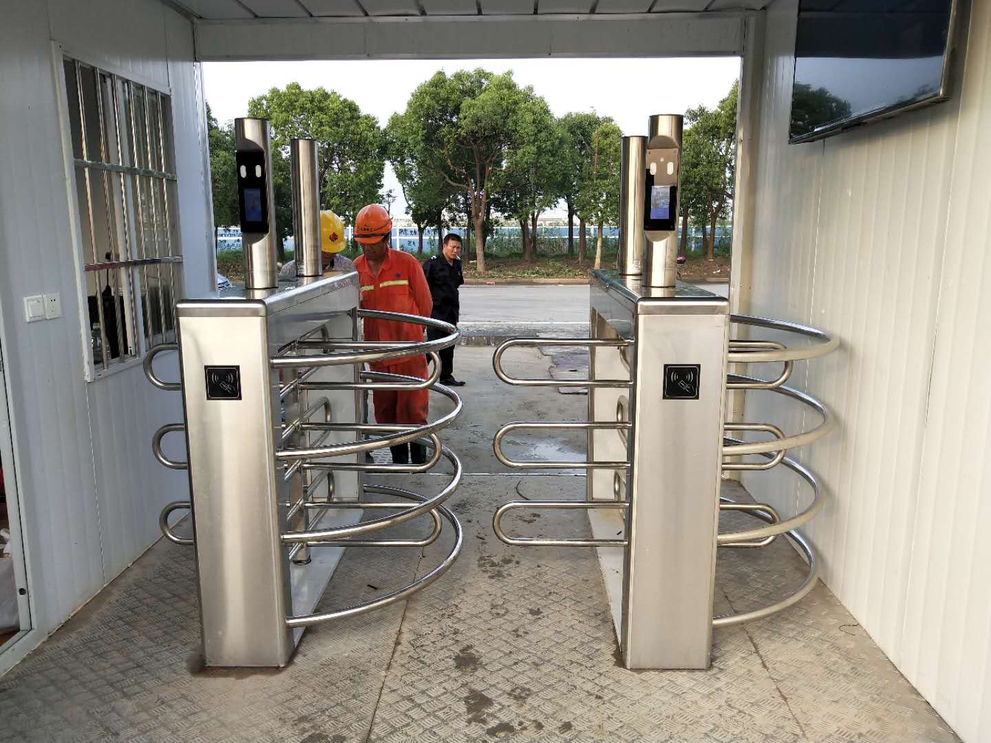 奉賢智慧工地《實(shí)名制閘機(jī)》、《塔吊監(jiān)控系統(tǒng)》(圖6) 奉賢智慧工地《實(shí)名制閘機(jī)》、《塔吊監(jiān)控系統(tǒng)》(圖6)