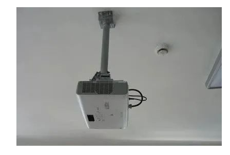 如何確定投影機(jī)安裝距離與投影距離?(圖3) 如何確定投影機(jī)安裝距離與投影距離?(圖3)